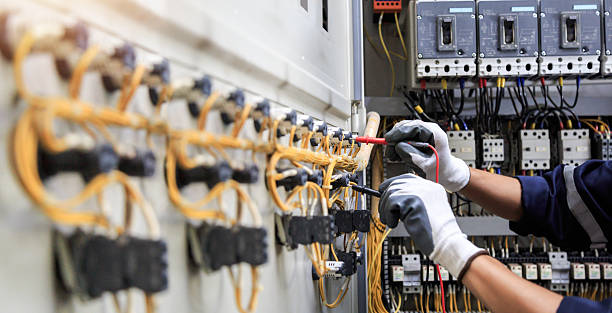 Professional Electrician technician working in Hugo, MN